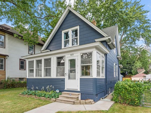 831 Smith Avenue S, Saint Paul, MN 55107