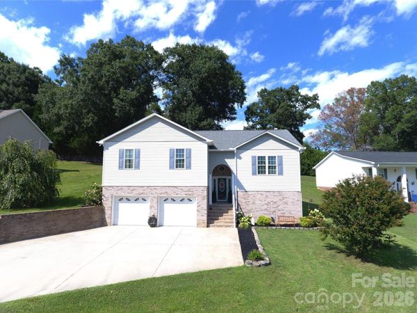 2135 Olde Farm Road SE, Hudson, NC 28638