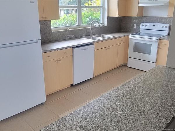 1038 Trinidad Avenue , Fort Pierce, FL 34982