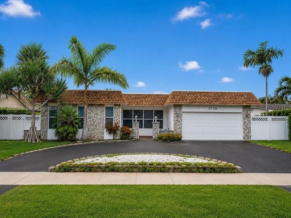 3710 N 54th Ave , Hollywood, FL 33021