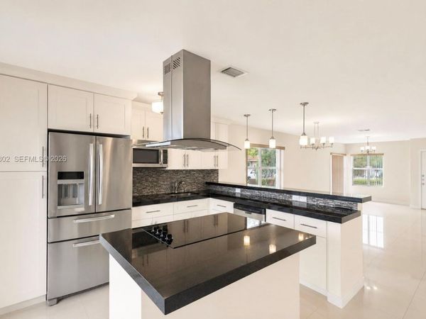 2561 W 60th Pl, Unit 102-1, Hialeah, FL 33016