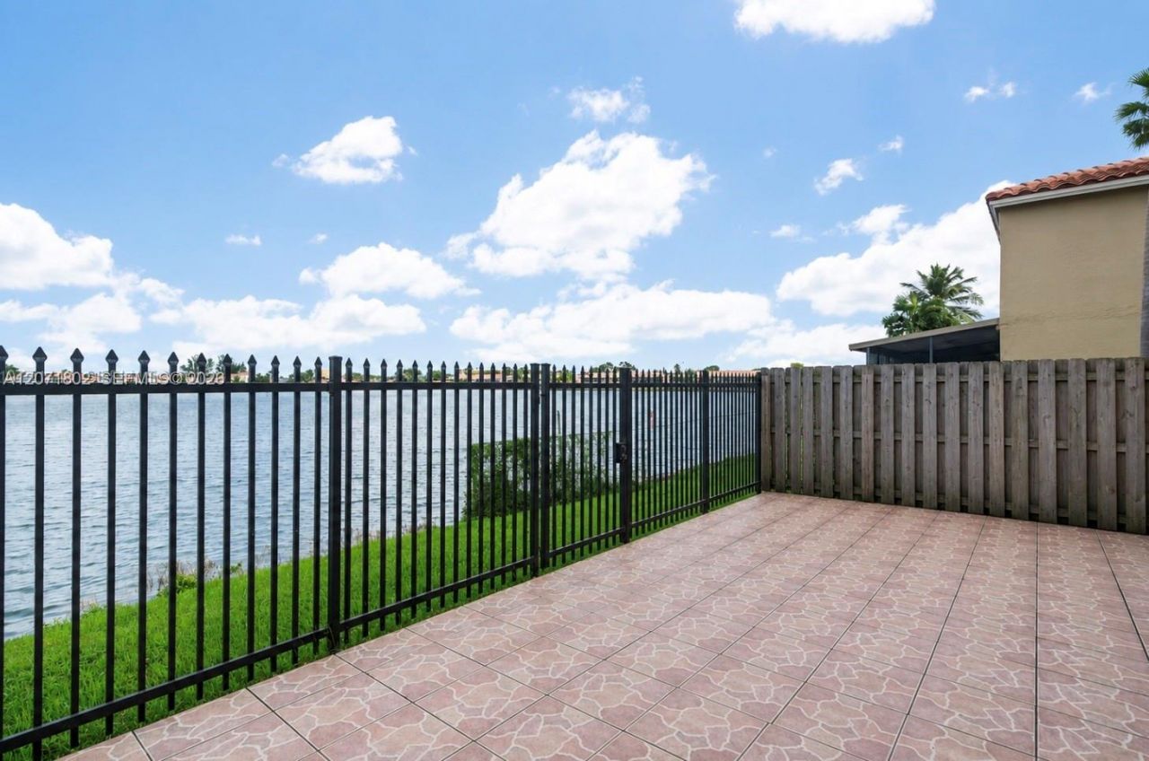 2561 W 60th Pl, Unit 102-1, Hialeah, FL 33016 Photo