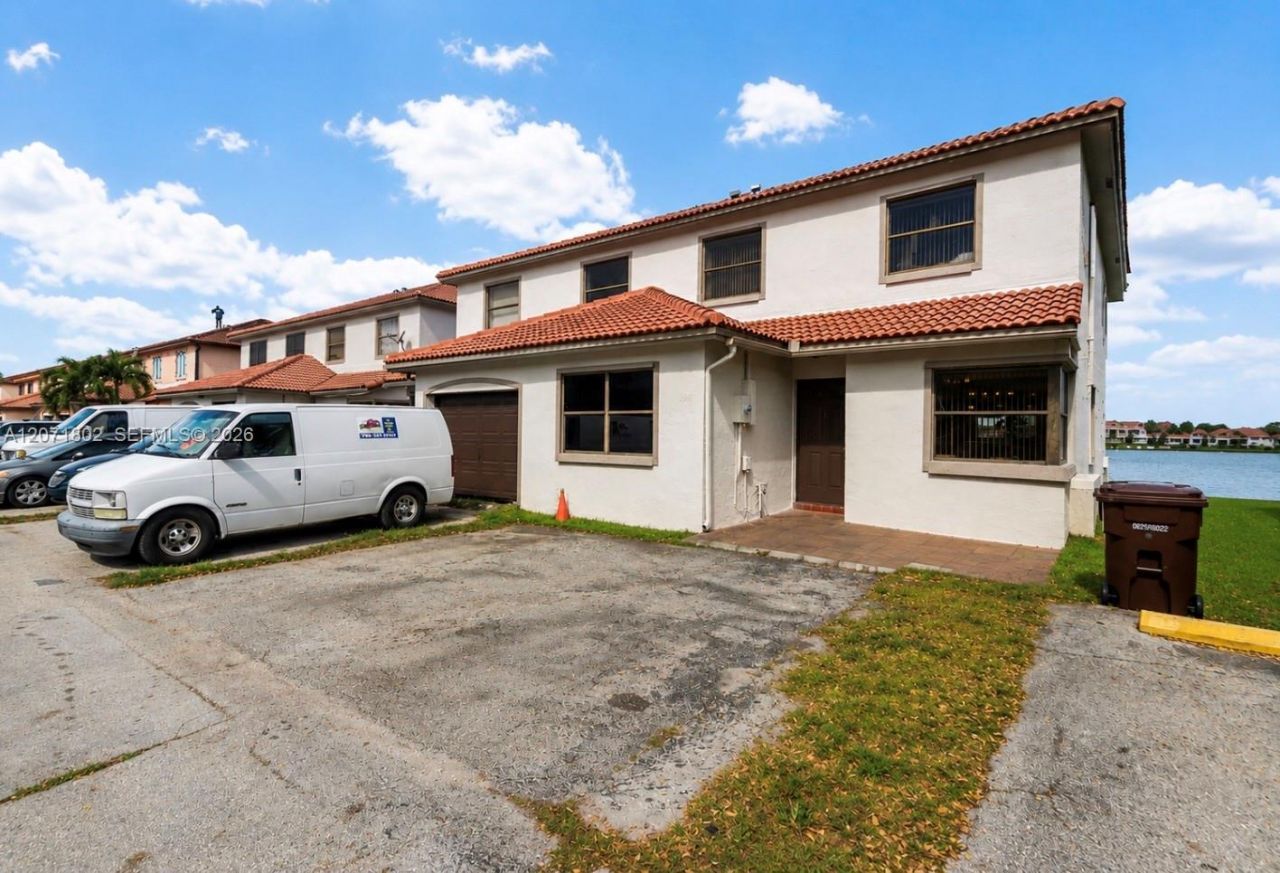 2561 W 60th Pl, Unit 102-1, Hialeah, FL 33016 Photo