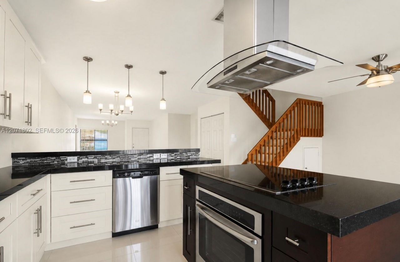 2561 W 60th Pl, Unit 102-1, Hialeah, FL 33016 Photo