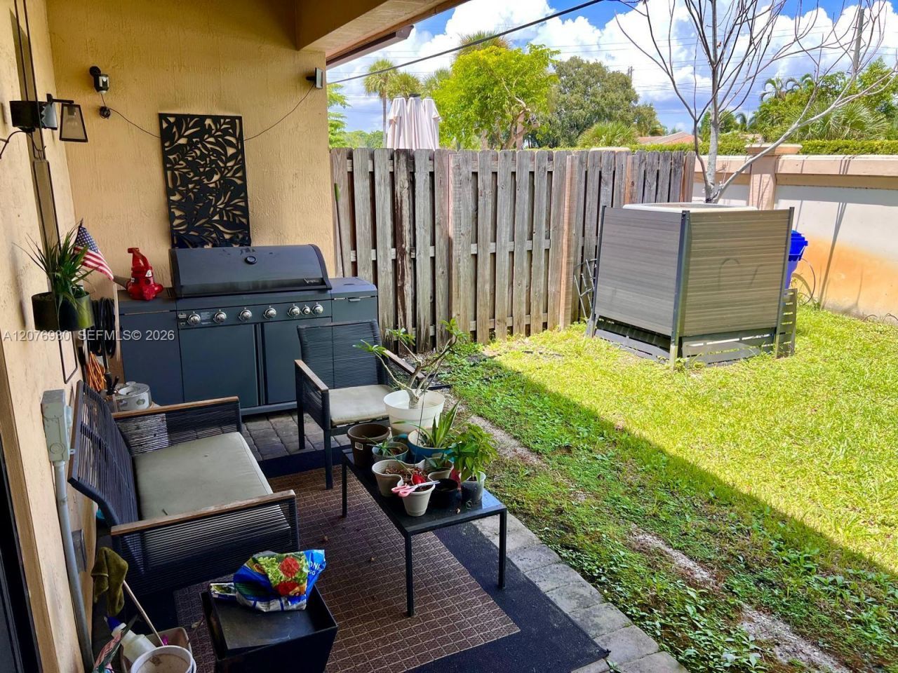 9271 NW 16th St , Pembroke Pines, FL 33027 Photo