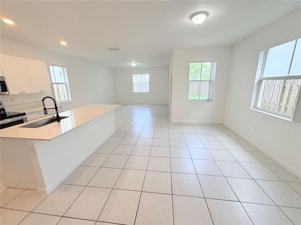 2405 NW 131st Cir , Miami, FL 33167