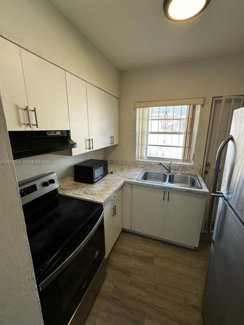 2734 SW 30th Ct, Unit 1, Miami, FL 33133 Photo