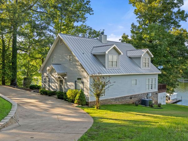 395 Bennett Way , Florence, AL 35634