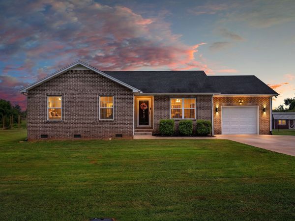 697 Portland Blvd, Portland, TN 37148