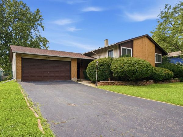 607 N Ashbury Avenue , Bolingbrook, IL 60440