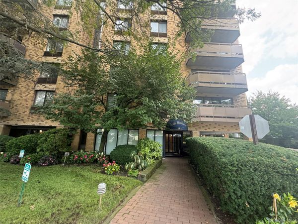141 Great Neck Road, Unit 3F, Great Neck, NY 11021