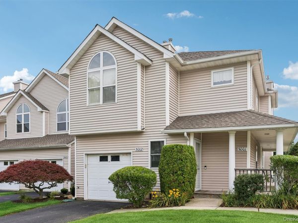 3002 Willow Pond Drive , Riverhead, NY 11901