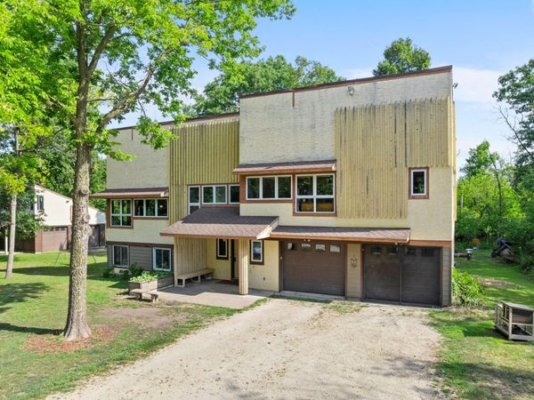 6093 County 24 Boulevard , Cannon Falls, MN 55009
