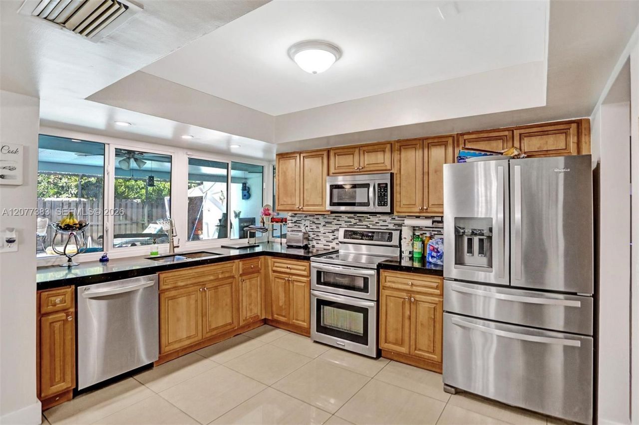7221 Fairway Blvd, Miramar, FL 33023 Photo