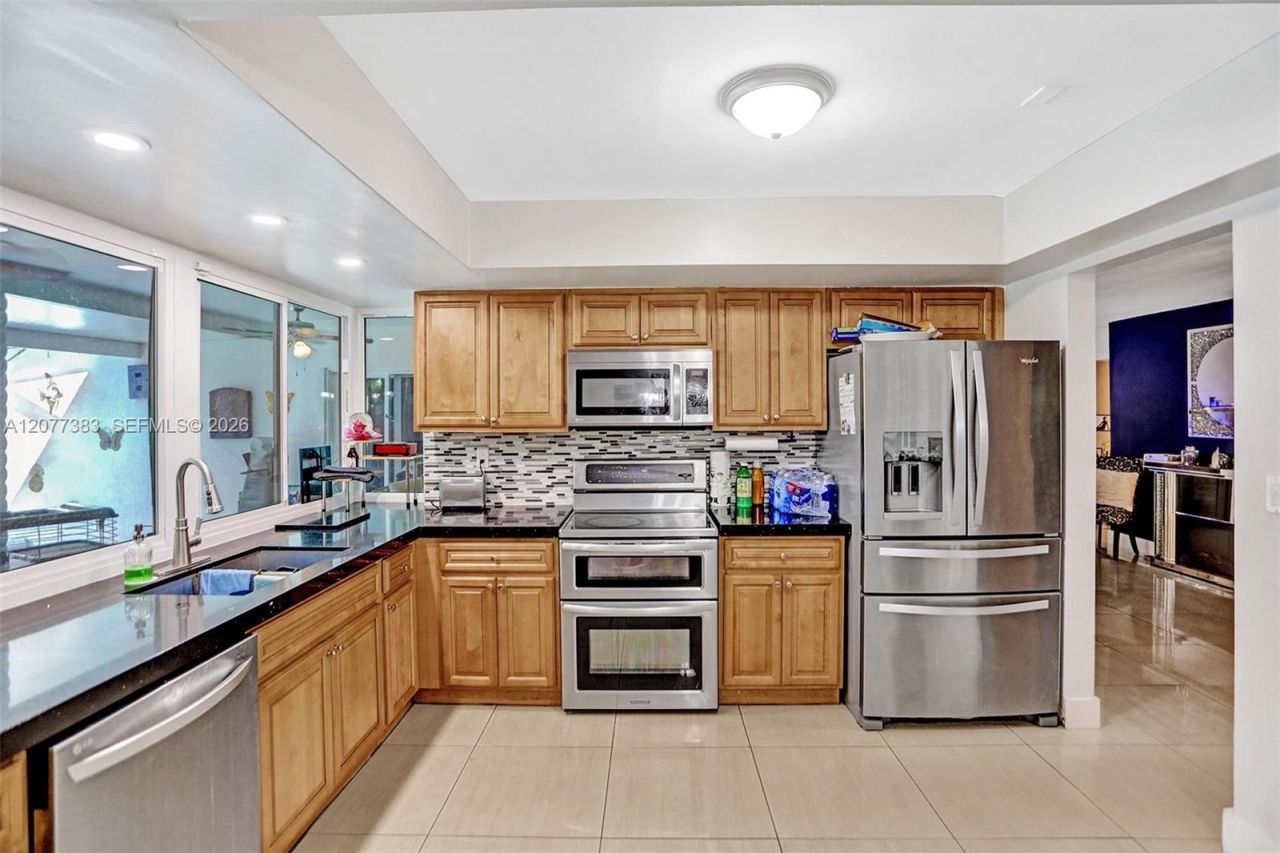 7221 Fairway Blvd, Miramar, FL 33023 Photo
