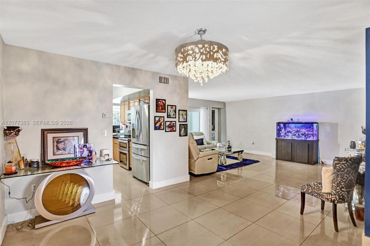 7221 Fairway Blvd, Miramar, FL 33023 Photo