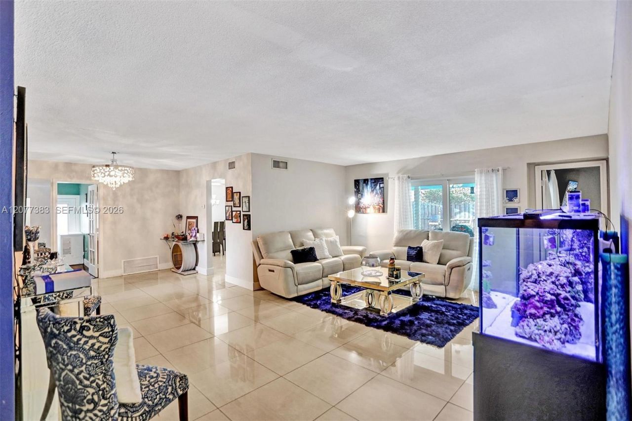 7221 Fairway Blvd, Miramar, FL 33023 Photo