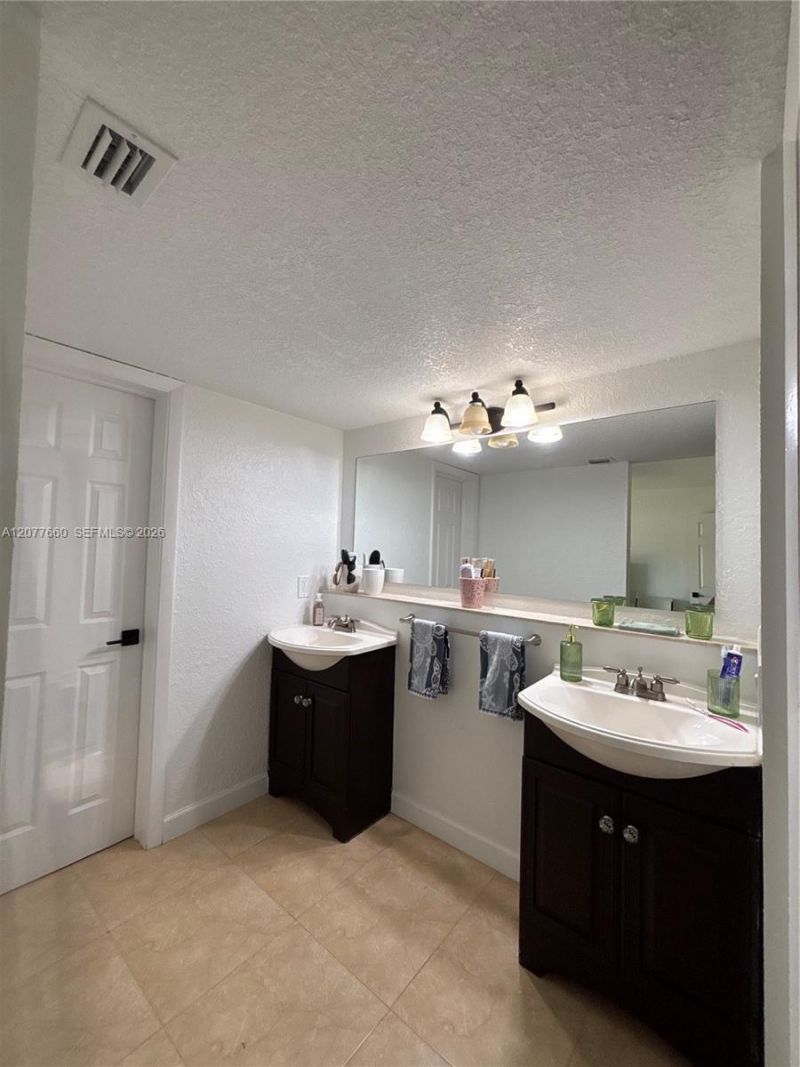 6305 Gage Pl , Unit 309A, Miami Lakes, FL 33014 Photo