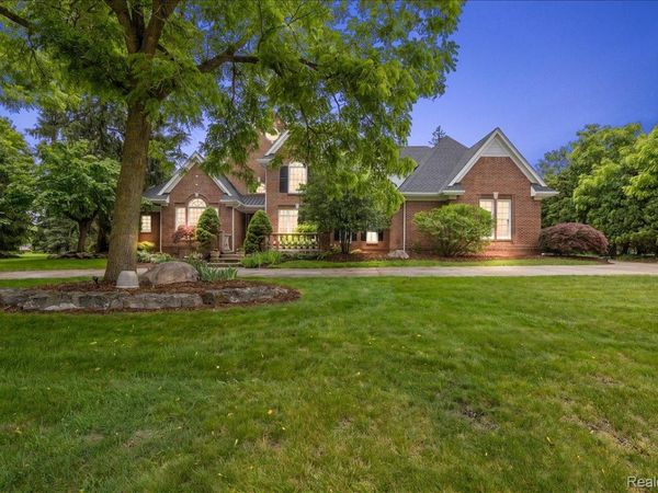 5022 Lone Pine Lane, Bloomfield Hills, Mi 48302