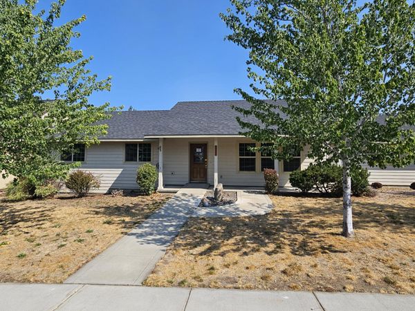825 NW Poplar Place, Redmond, OR 97756