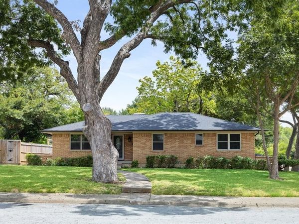 600 N Young Boulevard, DeSoto, TX 75115
