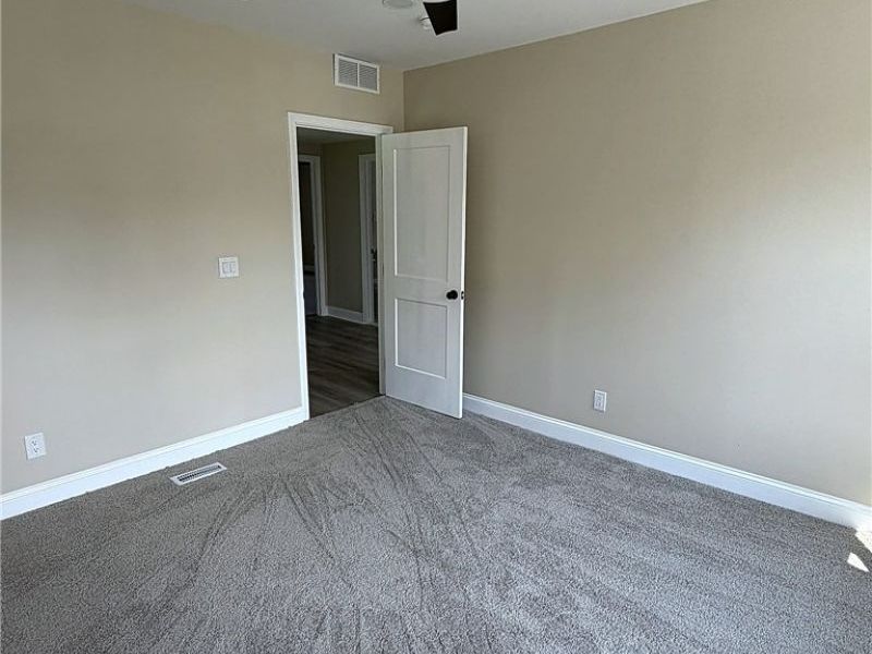 10819 Churchill Avenue, Cleveland, OH 44106 Photo 15