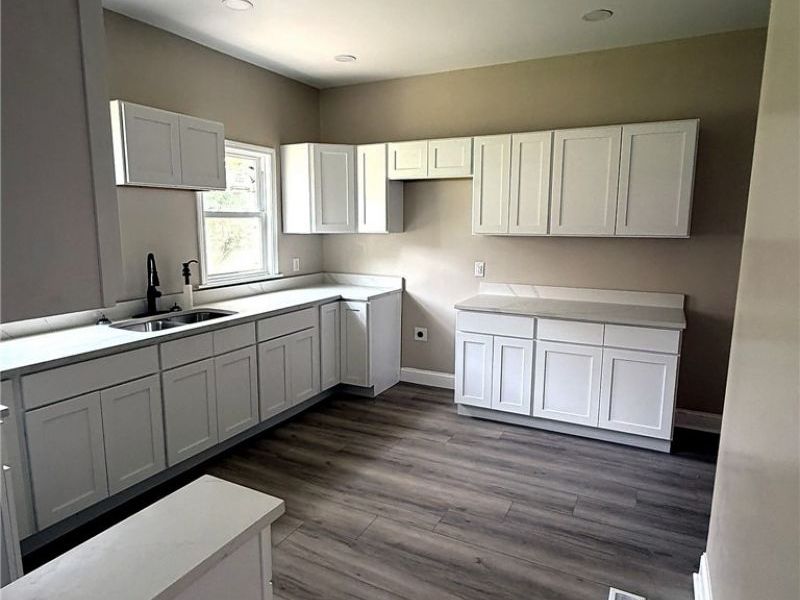 10819 Churchill Avenue, Cleveland, OH 44106 Photo 9