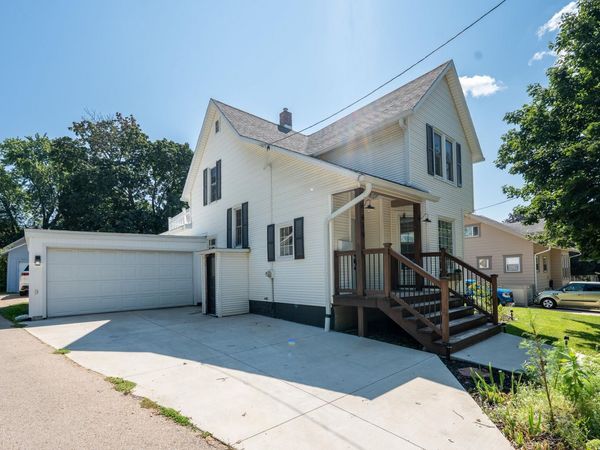 419 S Saxby Street, FREEPORT, IL 61032
