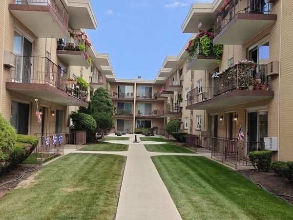 4835 N Central Avenue , Unit 212, Chicago, IL 60630