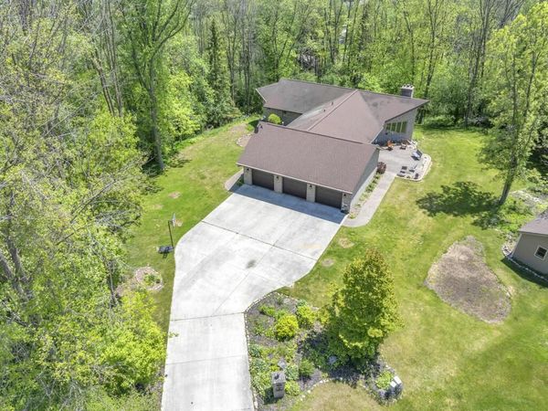 4564 Broadway STREET, Manitowoc, WI 54220