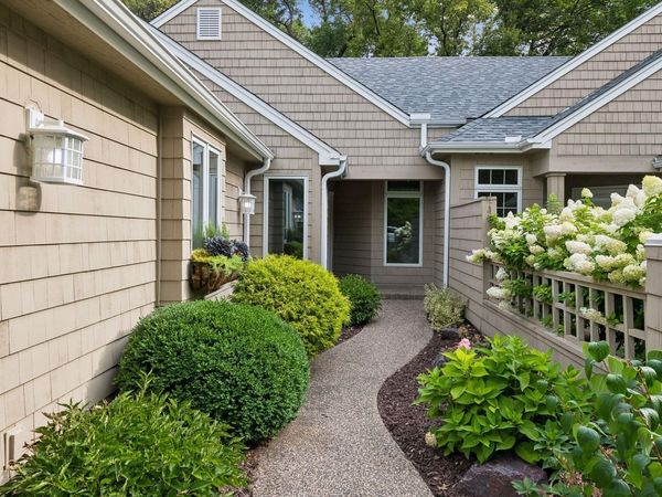 23780 Lawtonka Drive, Excelsior, MN 55331