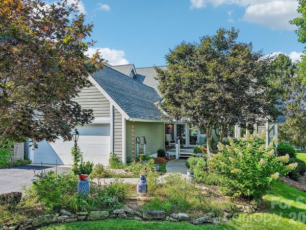 146 Overlook Drive, Flat Rock, NC 28731