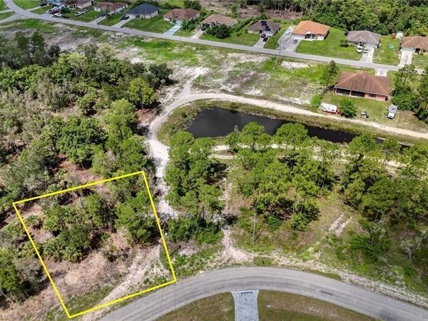 443 Burrstone DR , LEHIGH ACRES, FL 33974