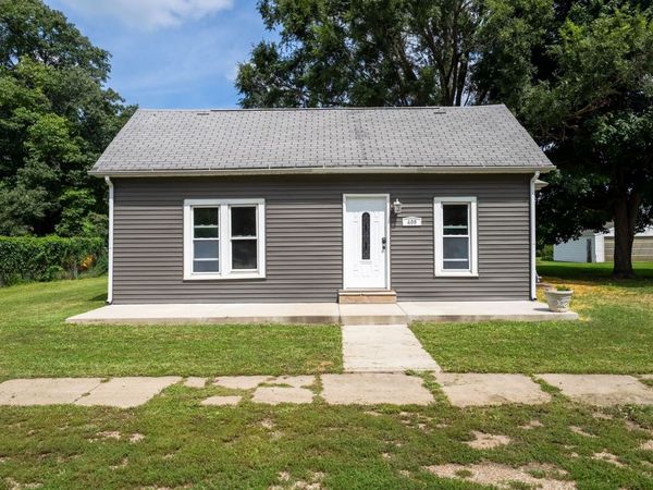 409 W Carter Street , Stanford, IL 61774