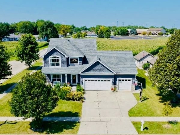 301 Arrowhead Drive, Minooka, IL 60447
