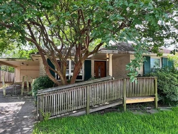 1329 SIGUR Avenue, Metairie, LA 70005