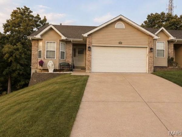 200 Meadowview Drive , Warrenton, MO 63383