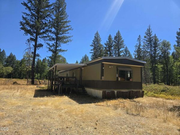 125 Floyd Lane, Cave Junction, OR 97523