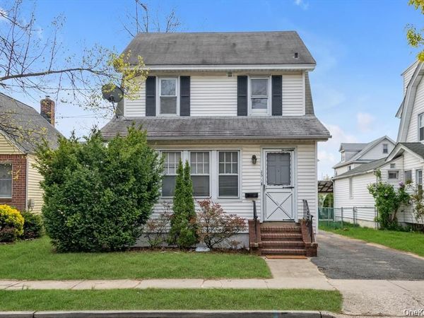 25 N 12th Street , New Hyde Park, NY 11040