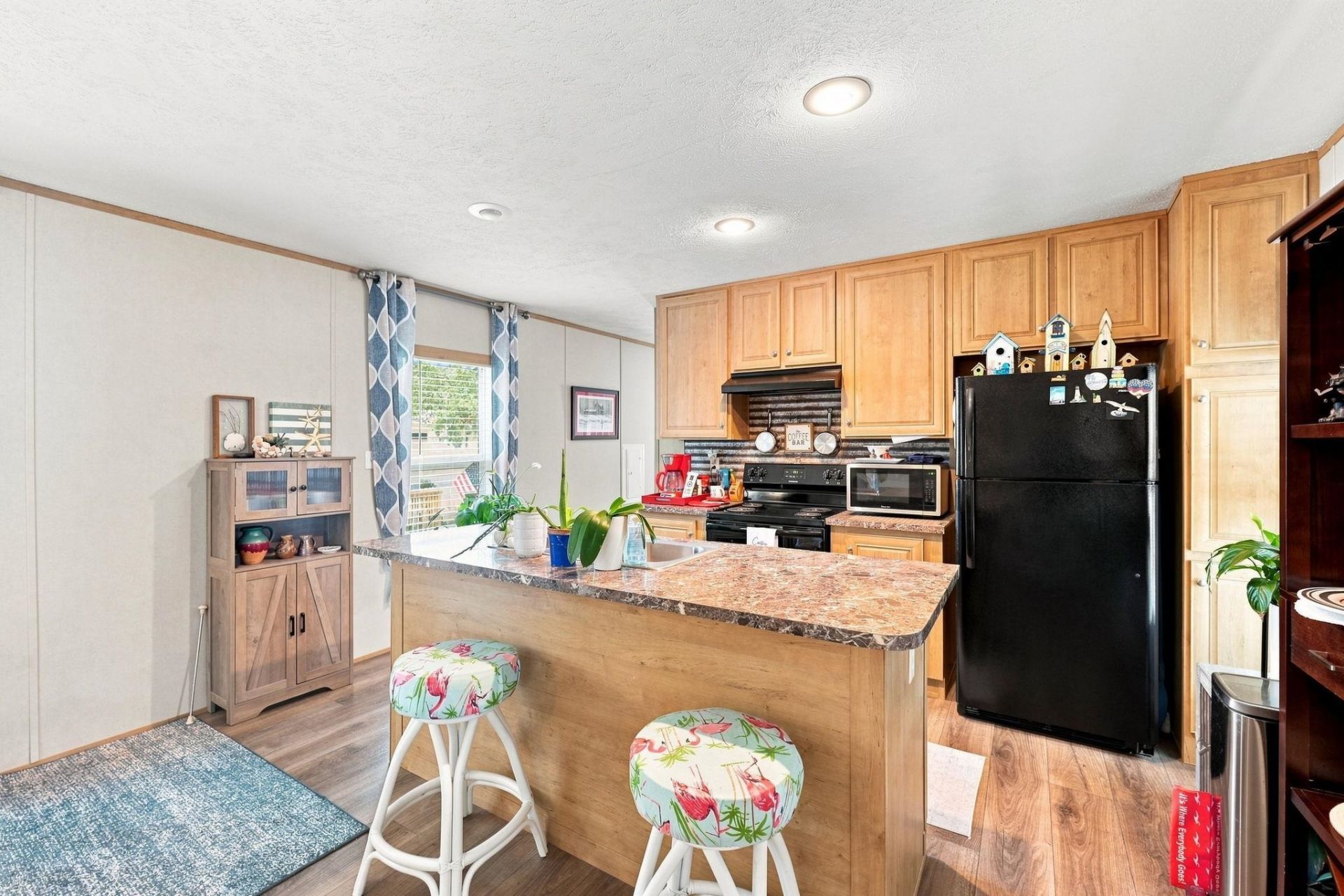 4504 Mallard St. Photo 9