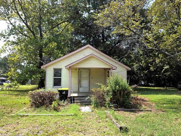 402 N mulberry , Humphrey, AR 72073
