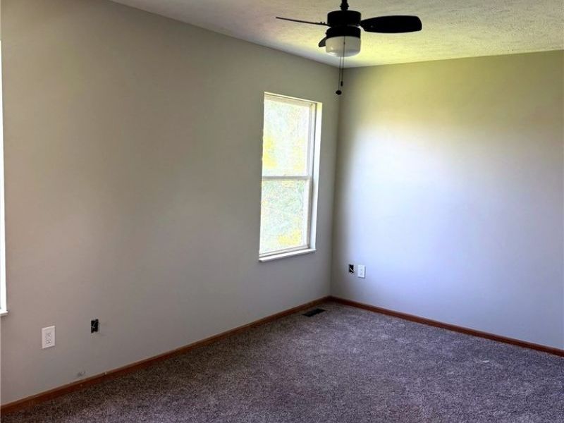10011 Hulda Avenue, Cleveland, OH 44104 Photo 19