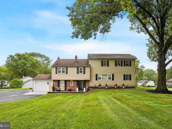 2351 N PARKVIEW DRIVE , WEST NORRITON, PA 19403