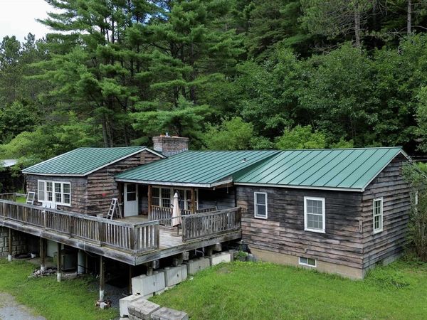 10523 Pomfret Road, Pomfret, VT 05053