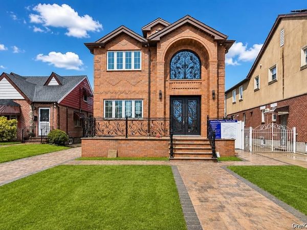 27-09 Utopia Parkway , Flushing, NY 11358