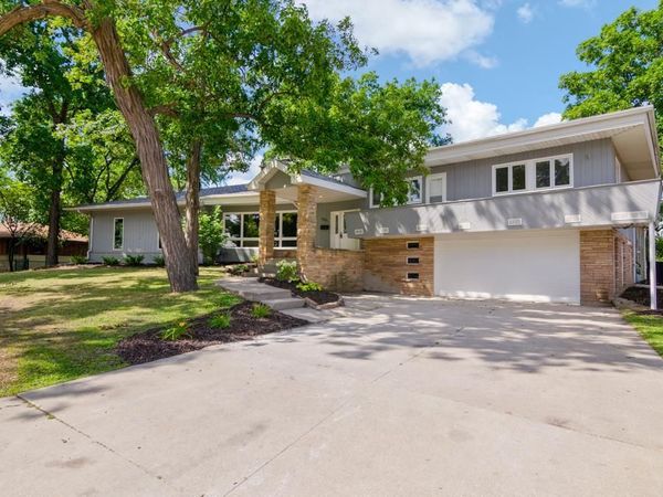 985 BRIDGEWOOD DRIVE, Neenah, WI 54956