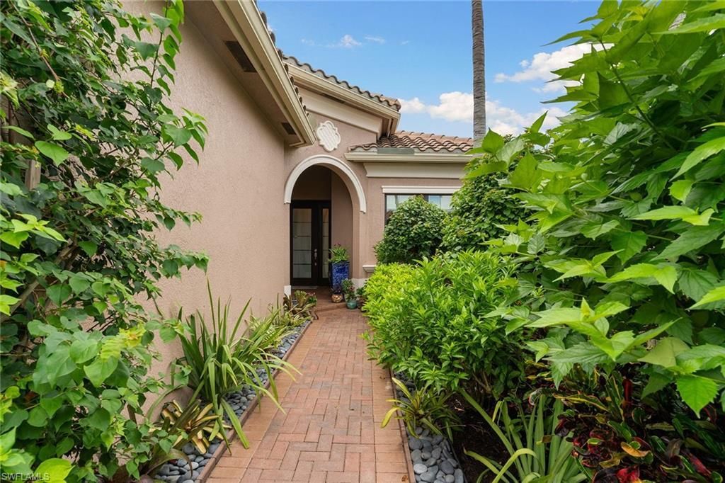 13617 Mandarin Cir, Naples, FL 34109 Photo