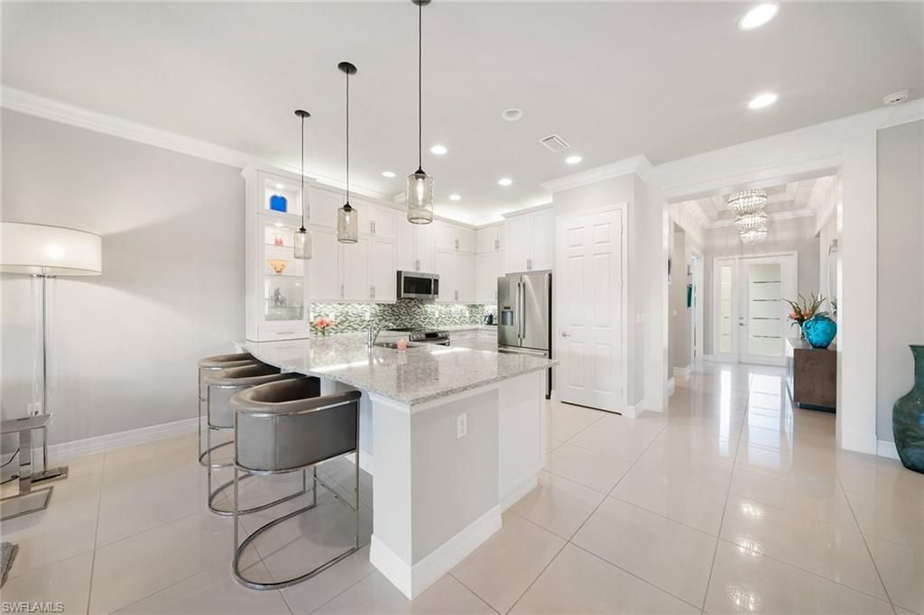 13617 Mandarin Cir, Naples, FL 34109 Photo