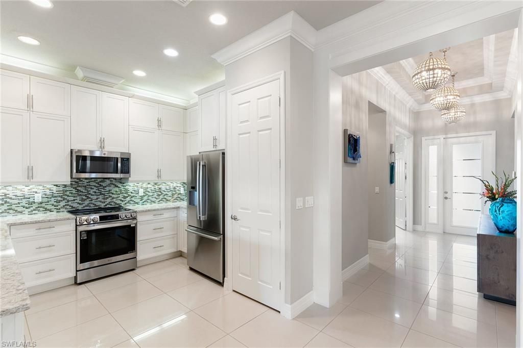 13617 Mandarin Cir, Naples, FL 34109 Photo
