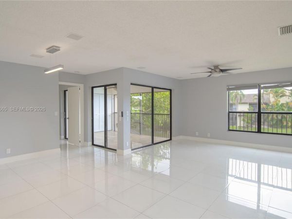 3745 Cocoplum Cir , Unit 3561, Coconut Creek, FL 33063